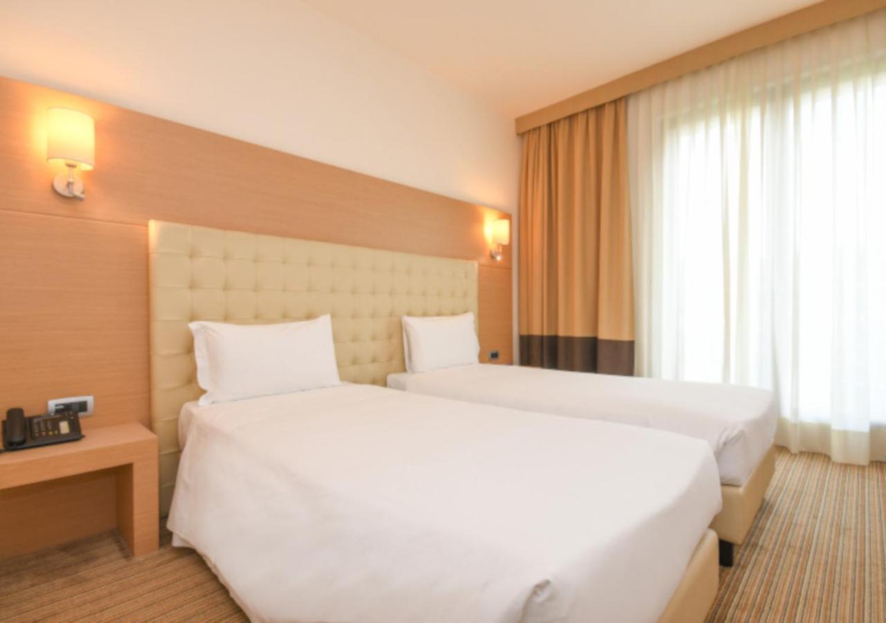 TH Lazise - Hotel Parchi Del Garda Esterno foto